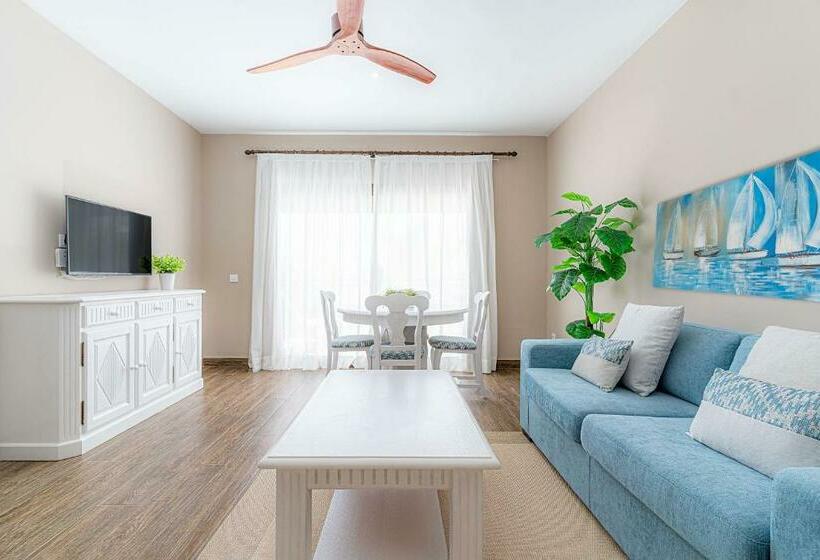 סוויטת פרמיום עם נוף לבריכה, Vitalclass Lanzarote Resort