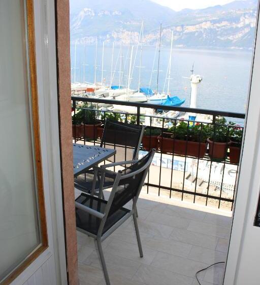 1 Bedroom Apartment Lake View, Casa Ines Fronte Lago