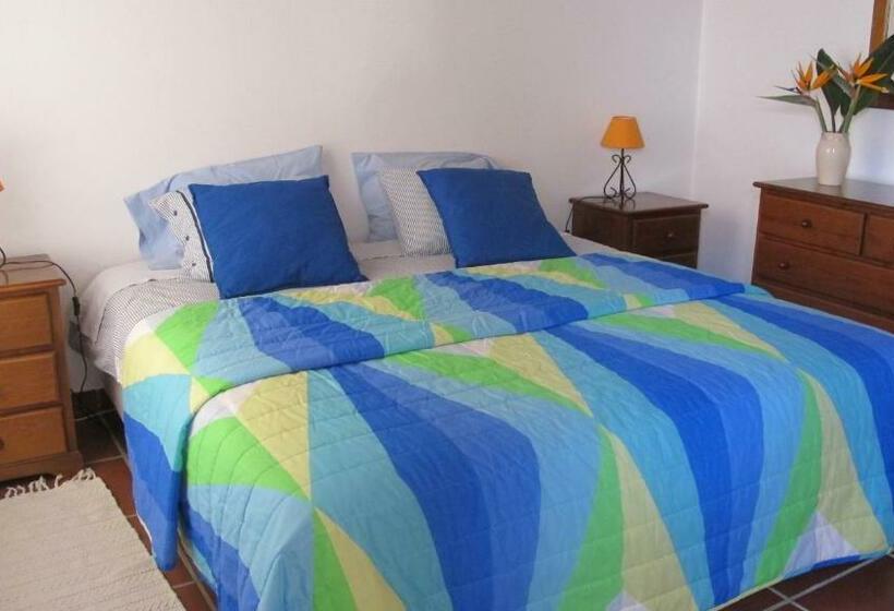 디럭스 룸, A Casinha