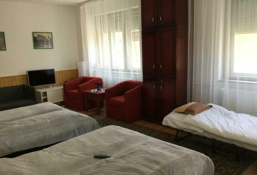 スタンダード4人部屋, Avas Apartman