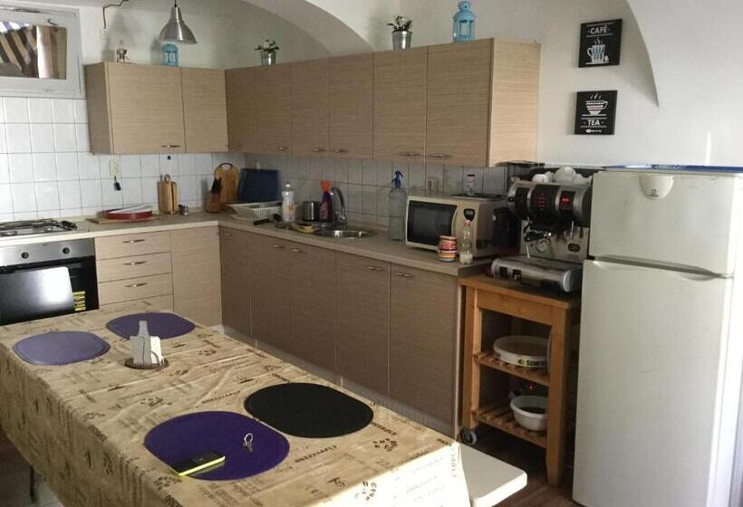 スタンダード4人部屋, Avas Apartman