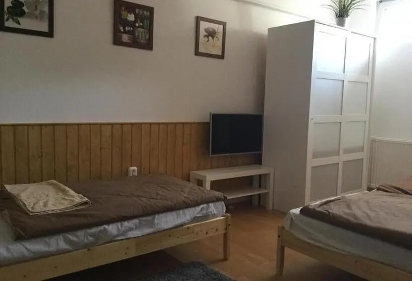 スタンダードトリプルルーム, Avas Apartman