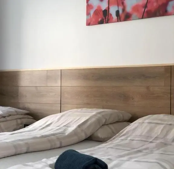 １ベッドルームアパートメント, Avas Apartman