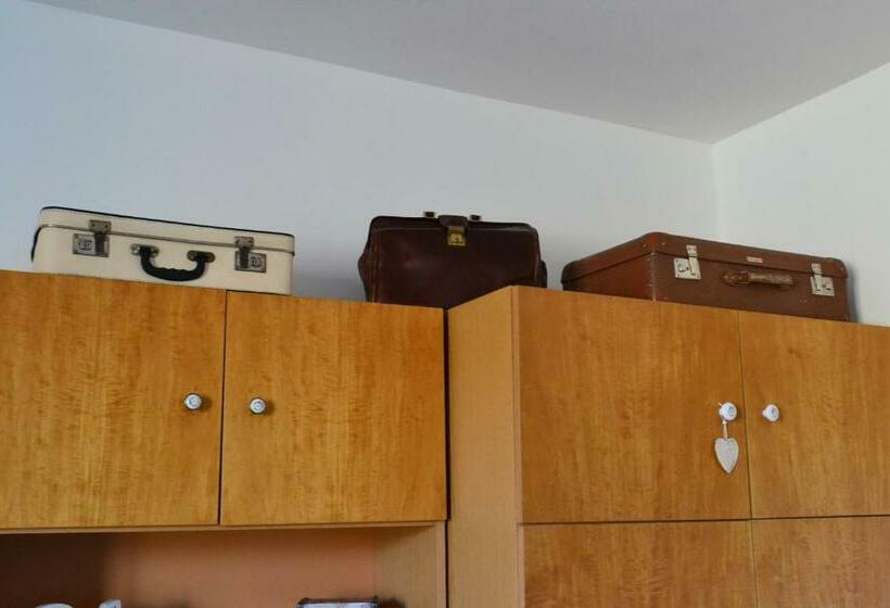 Апартаменты 3 Спальни, Farkaskő Vendégház