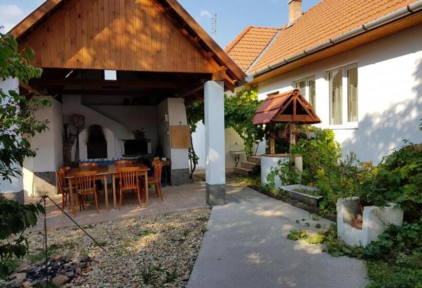 带3个卧室的公寓, Farkaskő Vendégház