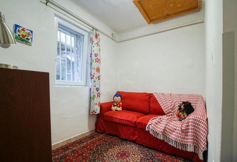 Апартаменты 3 Спальни, Farkaskő Vendégház