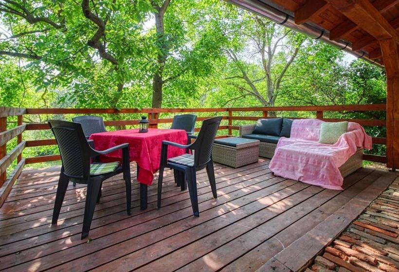 Дом 1 Спальня, Farkaskő Vendégház