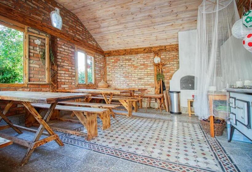 Апартаменты 3 Спальни, Farkaskő Vendégház