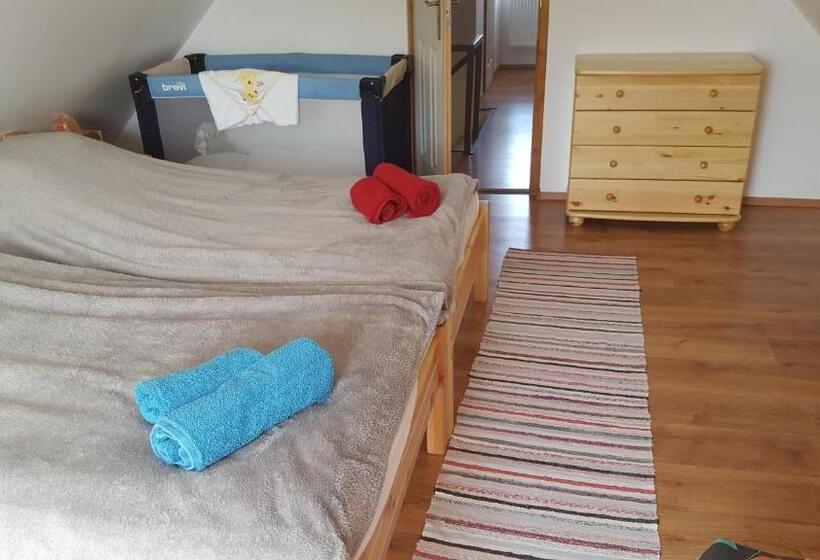 Дом 1 Спальня, Farkaskő Vendégház