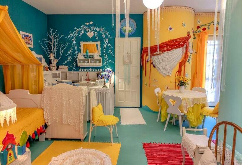 جناح ديلوكس, Fehér Tulipán Apartman