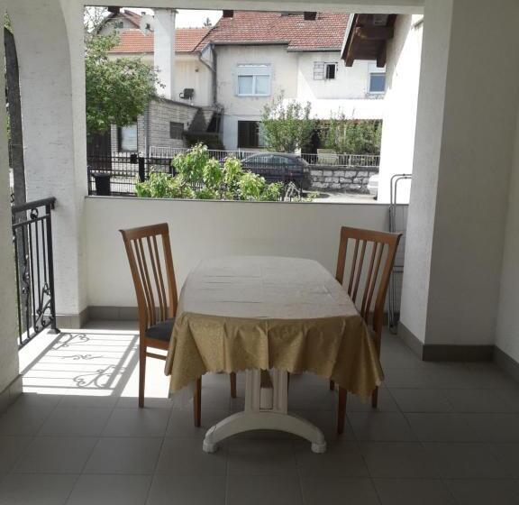 اتاق استاندارد اینتریور, Apartmani Milivojevic