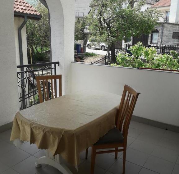 اتاق استاندارد اینتریور, Apartmani Milivojevic