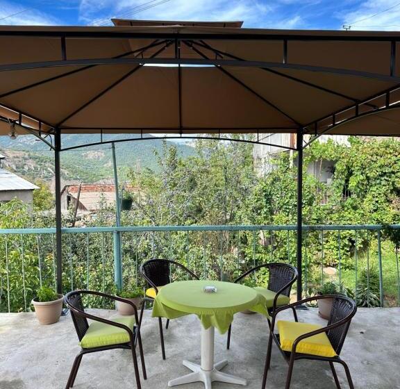 침실 1개 주택, Sweet Home