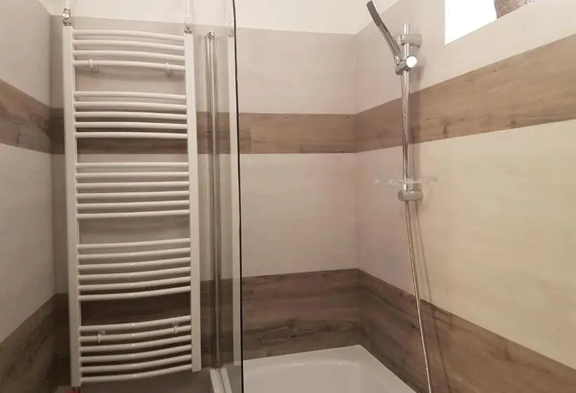 １ベッドルームのスーペリアアパートメント, Tópart Apartman