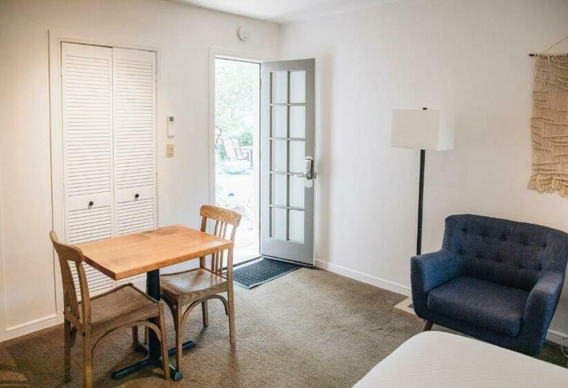 Номер Стандарт, Cottage Inn & Spa