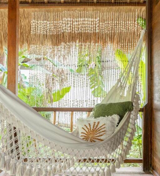 جناح, Tigerlillys Boutique