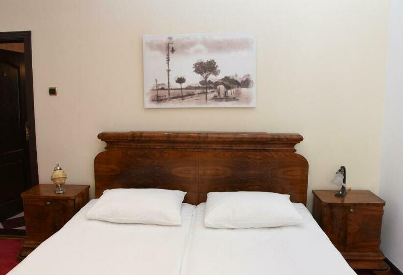 Suite with lake view, Guest House Vila Lujza