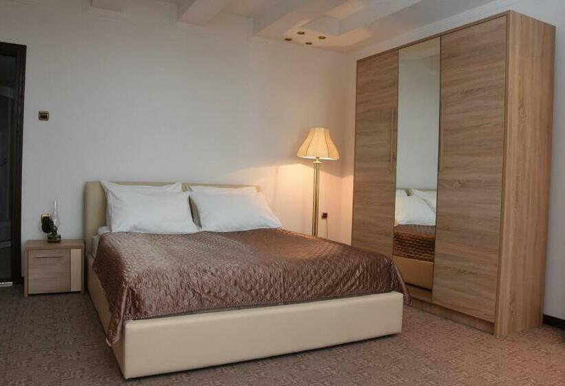 Suite with lake view, Guest House Vila Lujza