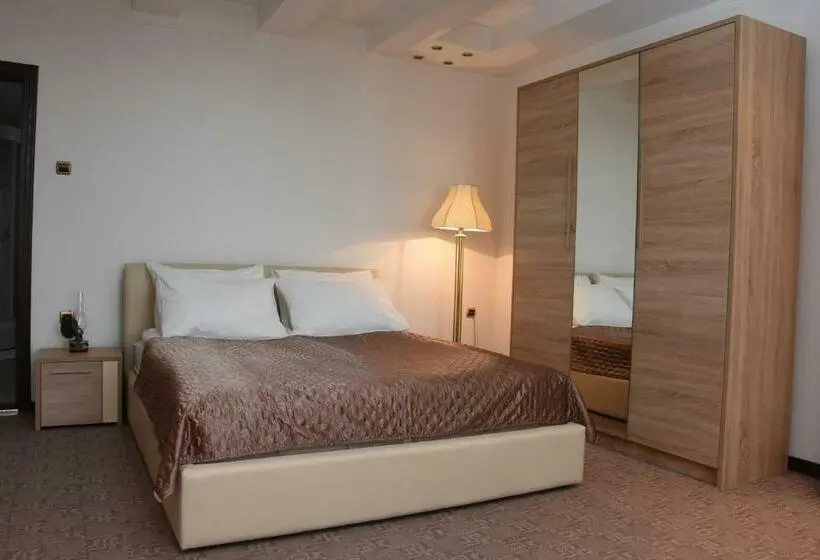 Suite with lake view, Guest House Vila Lujza