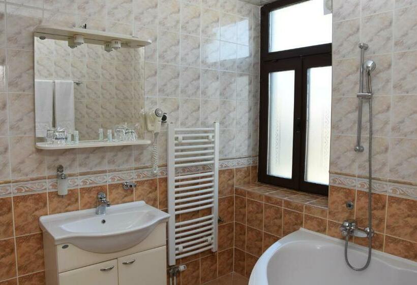 Suite with lake view, Guest House Vila Lujza