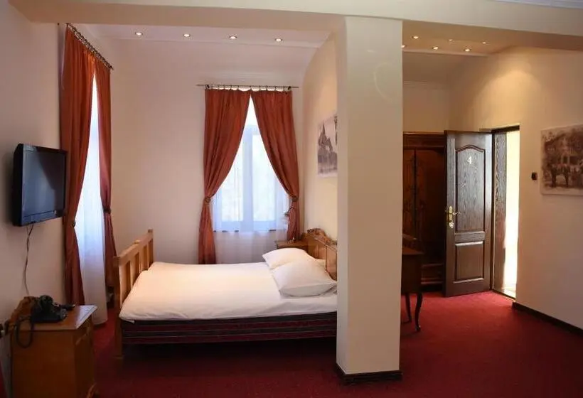 سوییت با چشم‌انداز باغ, Guest House Vila Lujza