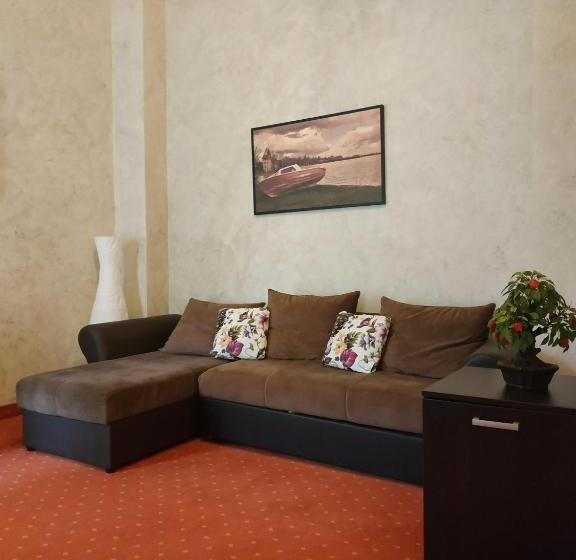 آپارتمان 1 خوابه, Guest House Vila Lujza