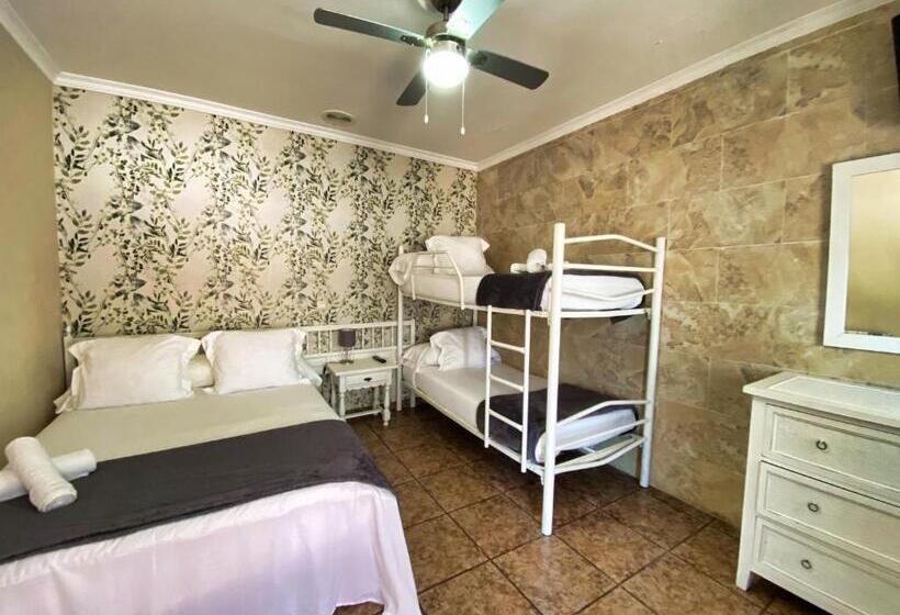 Habitació Quàdruple Estàndard, Hospedaje Javier   Alojateisla