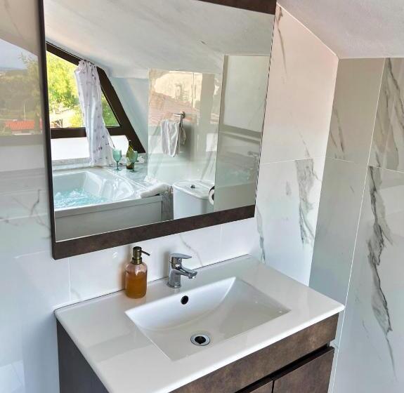 高级房间带漩涡浴缸, Hospedaje Javier   Alojateisla