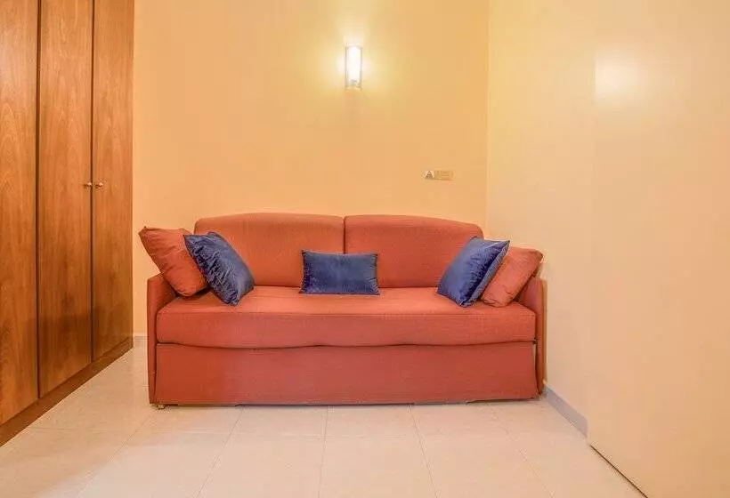 スタンダードスタジオ, Apartaments Del Meligar