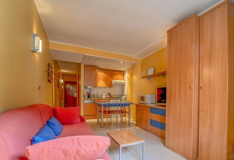 استودیوی استاندارد, Apartaments Del Meligar