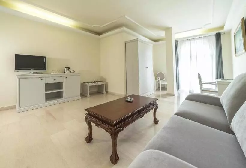 スイート, Grand Hotel Palladium Santa Eulalia Del Río