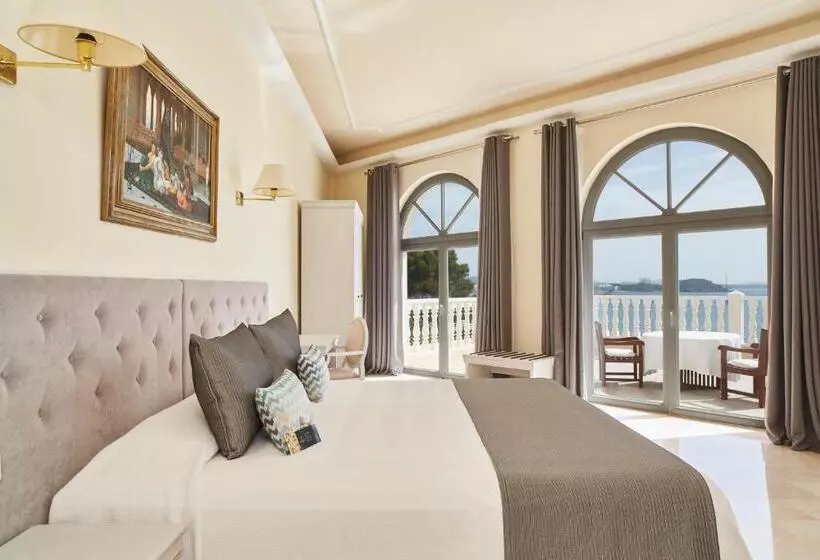 オーシャンビューデラックスルームバルコニー付き, Grand Hotel Palladium Santa Eulalia Del Río