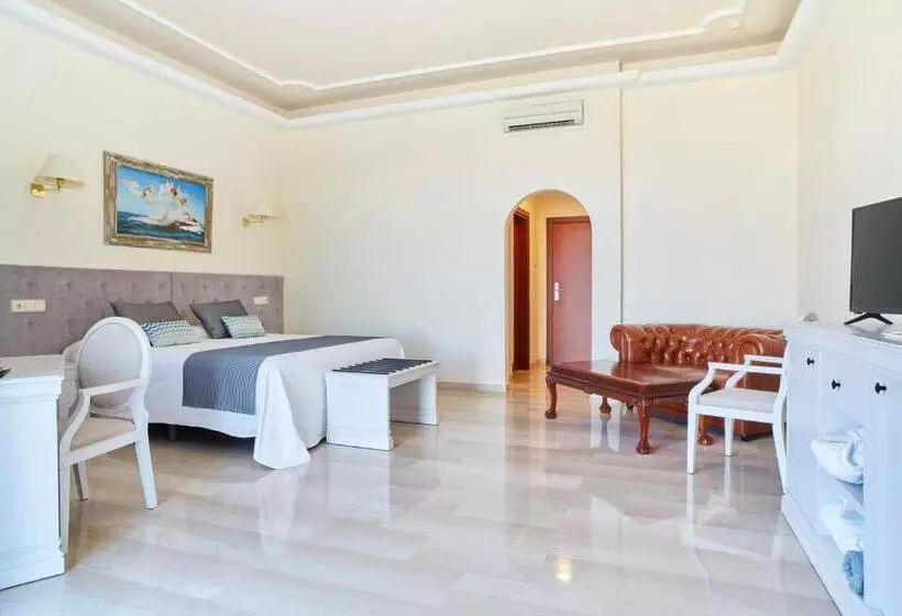 オーシャンビュースタンダードルームテラス付き, Grand Hotel Palladium Santa Eulalia Del Río