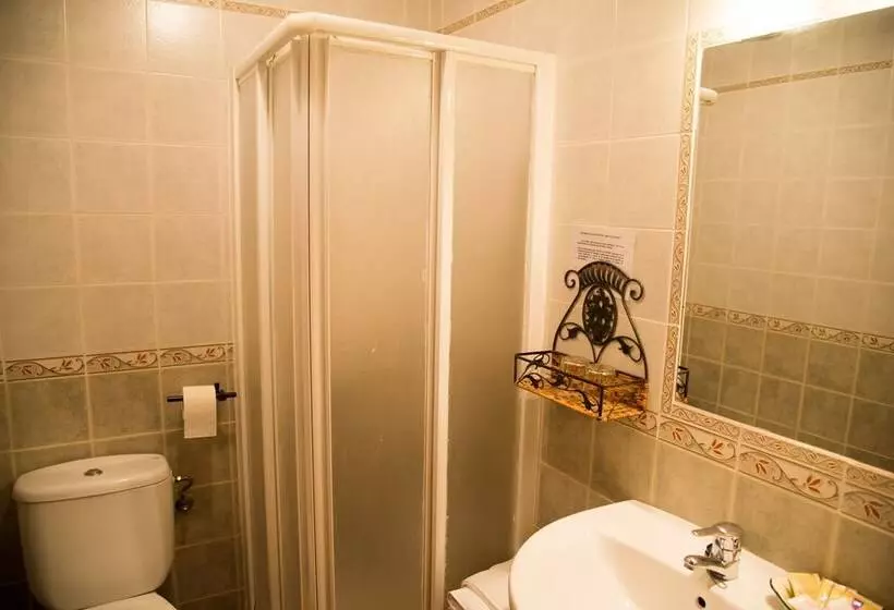 اتاق استاندارد یک نفره, Hostal Hueso