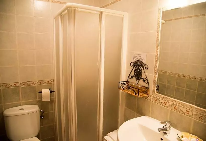 اتاق استاندارد یک نفره, Hostal Hueso