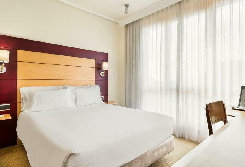 标准三人间, Abba Garden