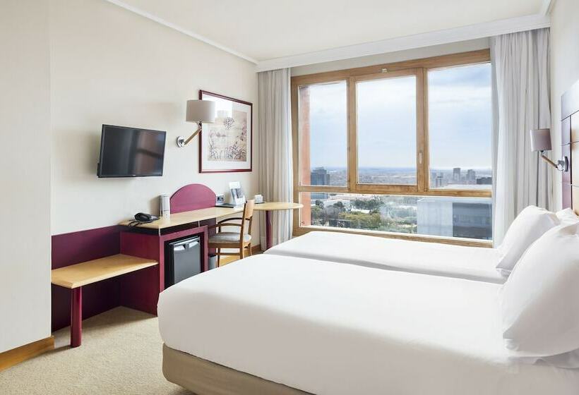 标准三人间, Abba Garden