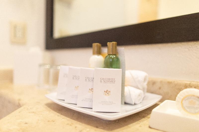 标准三人间, Abba Garden