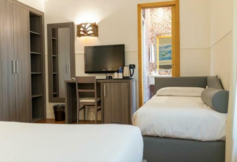 اتاق استاندارد سه نفره, Aphrodite