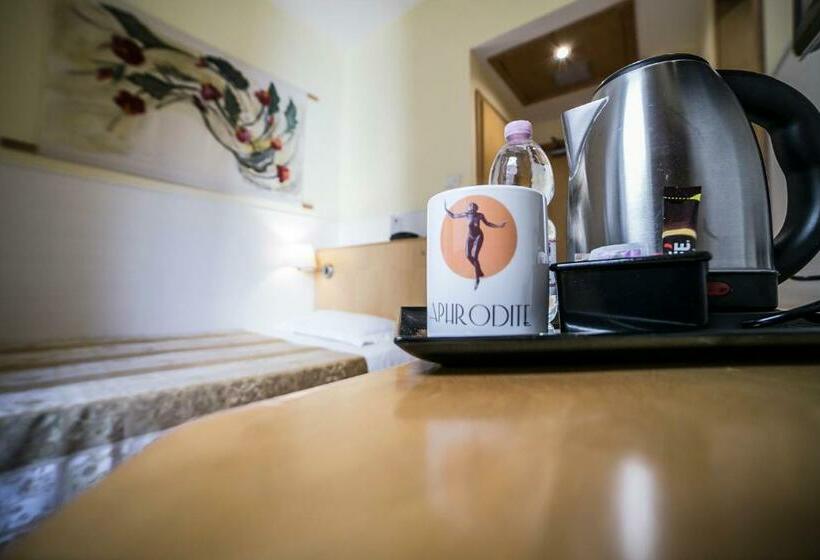 اتاق اکونومی, Aphrodite