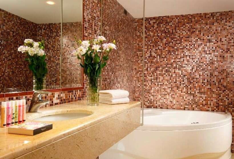 اتاق لوکس با وان آب گرم, Aphrodite