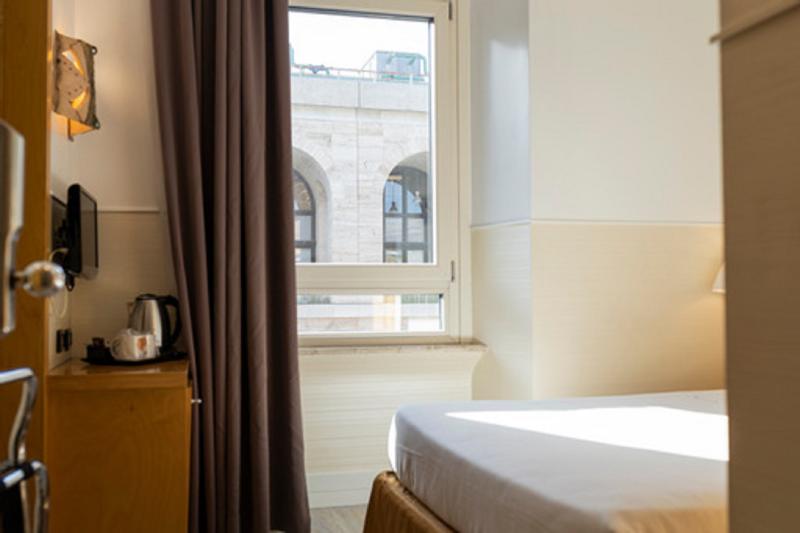 اتاق اکونومی, Aphrodite