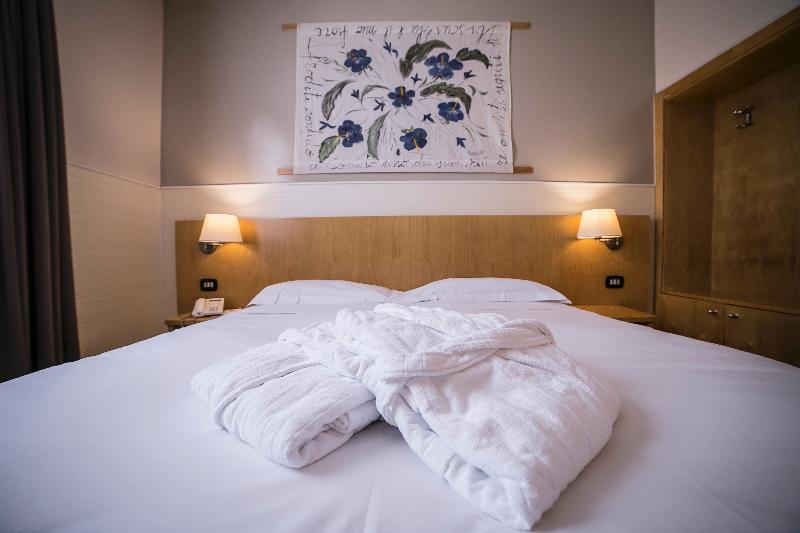 اتاق لوکس با وان آب گرم, Aphrodite