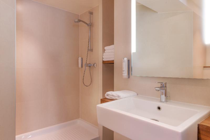 اتاق کلاس بیزنس, Aphrodite