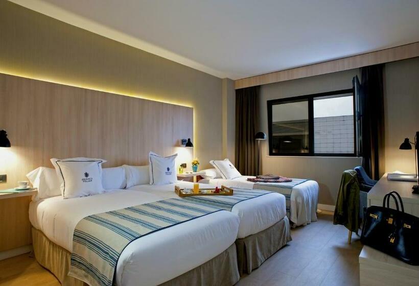 اتاق استاندارد سه نفره, Aravaca Village