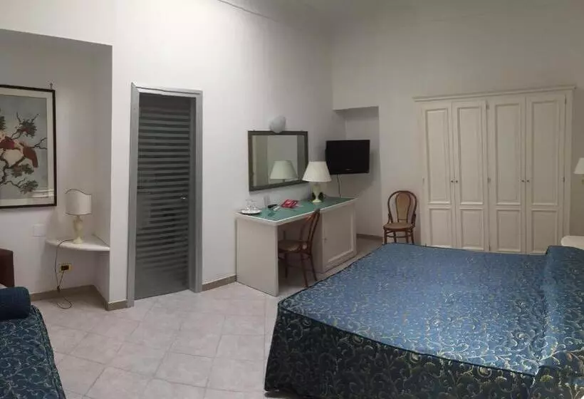 اتاق استاندارد پریمیوم سه تخته, Capri Bougainville