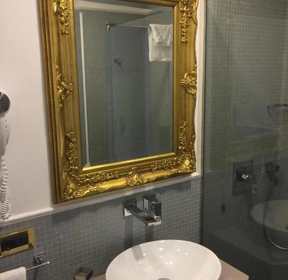 غرفة ديلوكس, Capri Bougainville