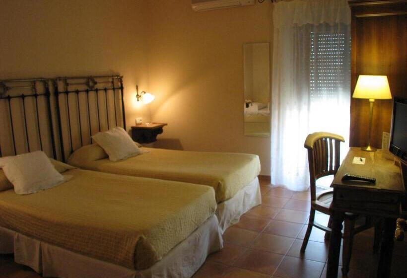 اتاق استاندارد, Don Carlos Cáceres