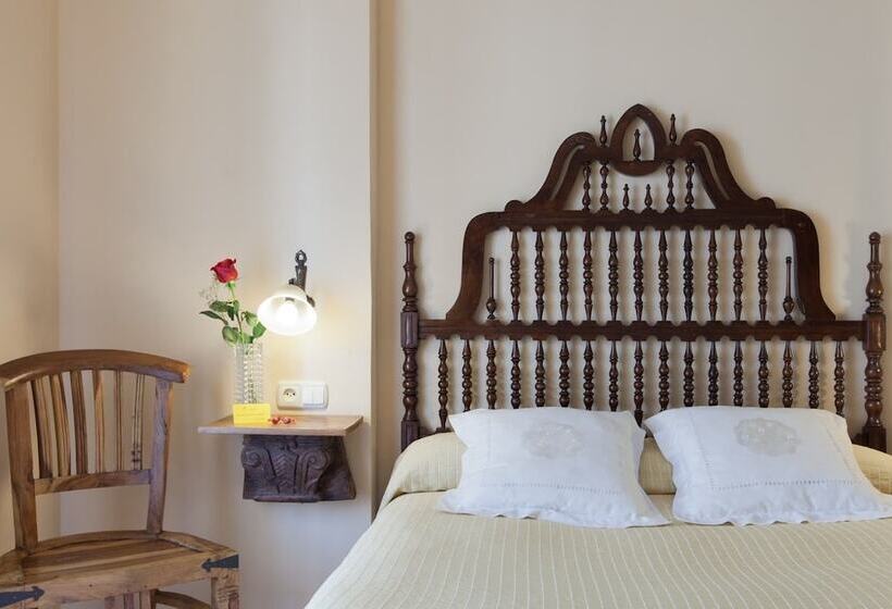 اتاق استاندارد یک نفره, Don Carlos Cáceres