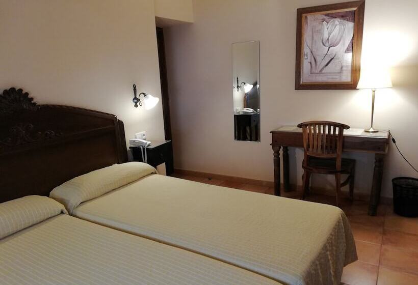 اتاق استاندارد, Don Carlos Cáceres